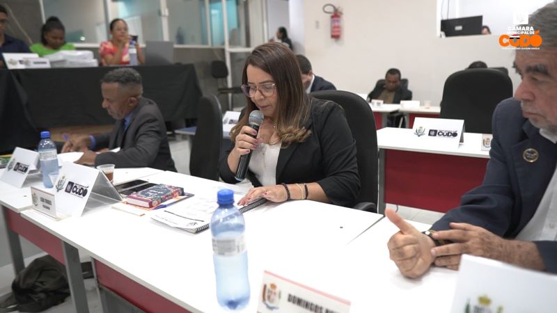 Foto 3 – 37ª Sessão: vereadores apresentaram indicações para resolução de demandas da comunidade