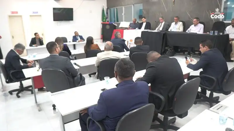 Foto 4 – Por unanimidade vereador Roberto Cobel é reeleito presidente da Câmara de Codó para biênio 2027-2028