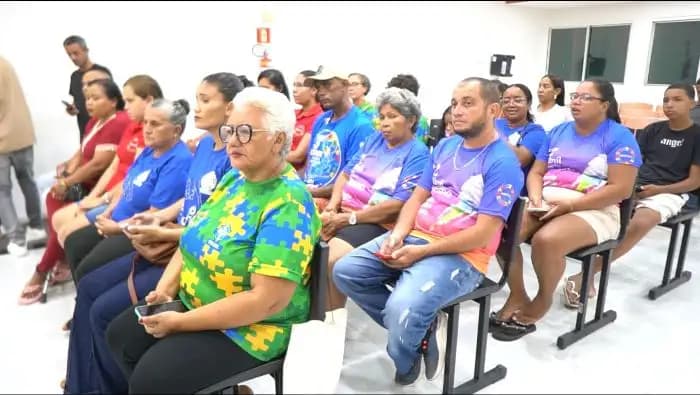 Foto 2 – 29ª Sessão Ordinária: Presidente Roberto Cobel destaca Indicações e produtividade do Legislativo