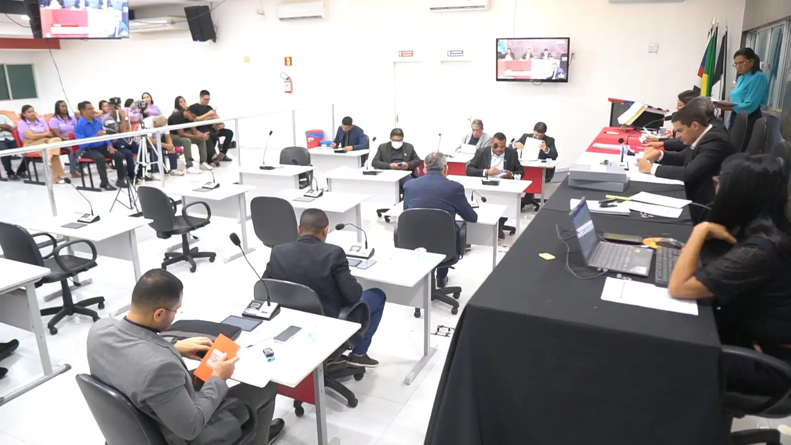 9ª Sessão: Câmara aprova PL para reestruturar Conselho Municipal dos Direitos da Mulher