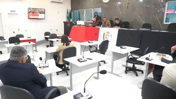Foto 3 – 14ª Sessão Ordinária: Equipamentos de última geração chegam ao HGM de Codó
