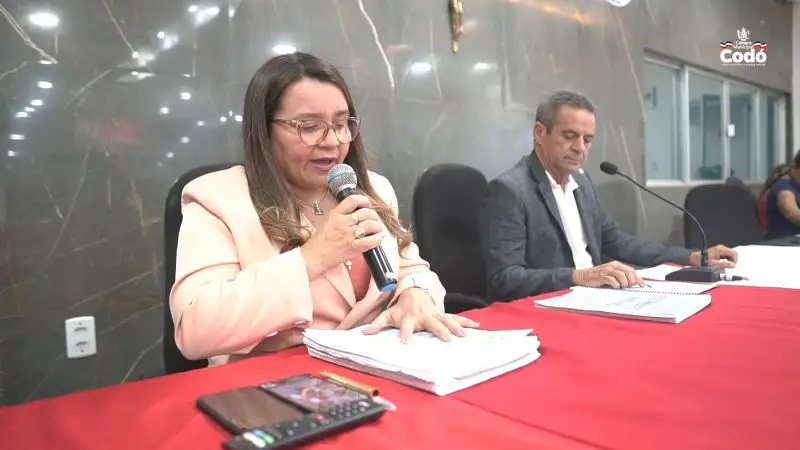 Foto 5 – 21ª Sessão: Parlamentares debatem recadastramento do Bolsa Família e as ações do Executivo no 1º semestre do ano