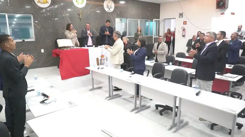 Foto 2 – 15ª Sessão: Secretário de Educação presta esclarecimentos sobre PCCS na Câmara Municipal