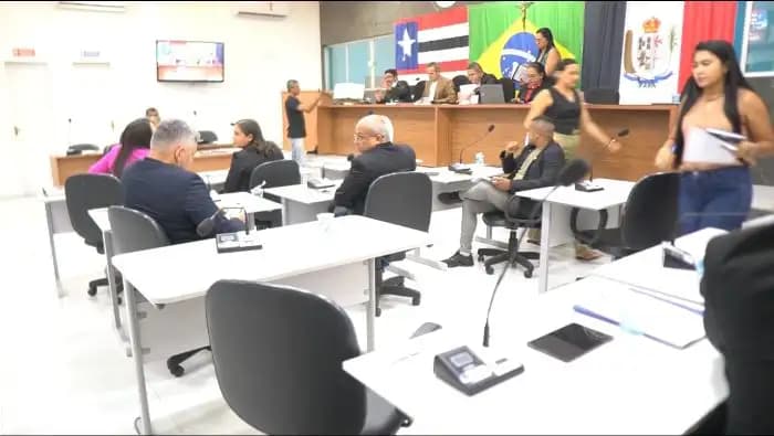 Foto 7 – 29ª Sessão Ordinária: Presidente Roberto Cobel destaca Indicações e produtividade do Legislativo