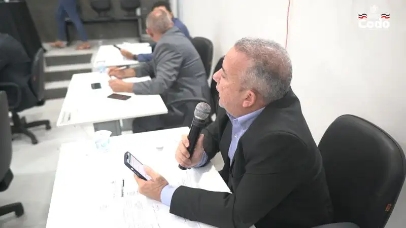 Foto 1 – 27 Sessão: Presidente Roberto Cobel destaca produtividade dos vereadores e interatividade entre Câmara e população