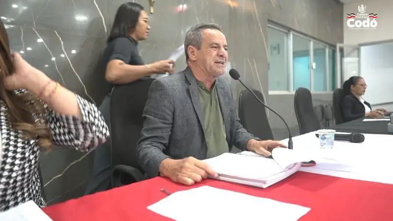 Foto 6 – 27 Sessão: Presidente Roberto Cobel destaca produtividade dos vereadores e interatividade entre Câmara e população