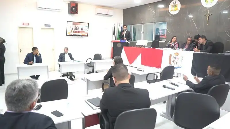 Foto 3 – 19ª Sessão: Parlamentares debatem sobre demandas da população e avanços na educação
