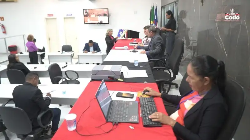 Foto 6 – Mesa Diretora indica pavimentação asfáltica para diversas comunidades rurais de Codó