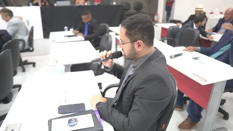 Foto 3 – 29ª Sessão: Câmara delibera sobre Projetos e Indicações para Saúde, Assistência Social e Infraestrutura