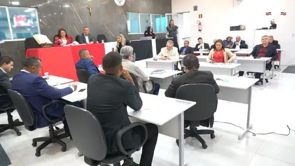 Foto 4 – 41ª Sessão: Presidente Roberto Cobel destaca seu 1º ano de gestão e conquistas para Codó em 2025