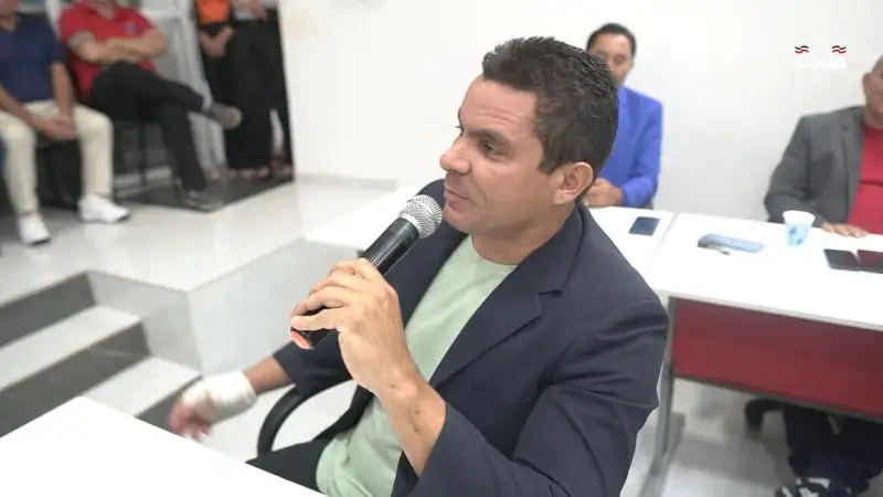 Foto 3 – Por unanimidade vereador Roberto Cobel é reeleito presidente da Câmara de Codó para biênio 2027-2028