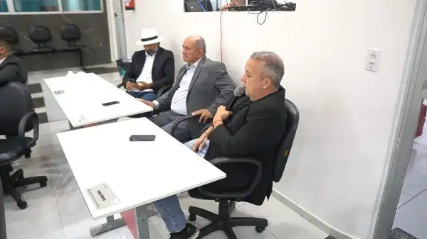 Foto 3 – 34ª Sessão: Presidente da Câmara destaca o apoio de políticos da esfera estadual e federal para o desenvolvimento de Codó