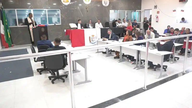 Foto 2 – Por unanimidade vereador Roberto Cobel é reeleito presidente da Câmara de Codó para biênio 2027-2028