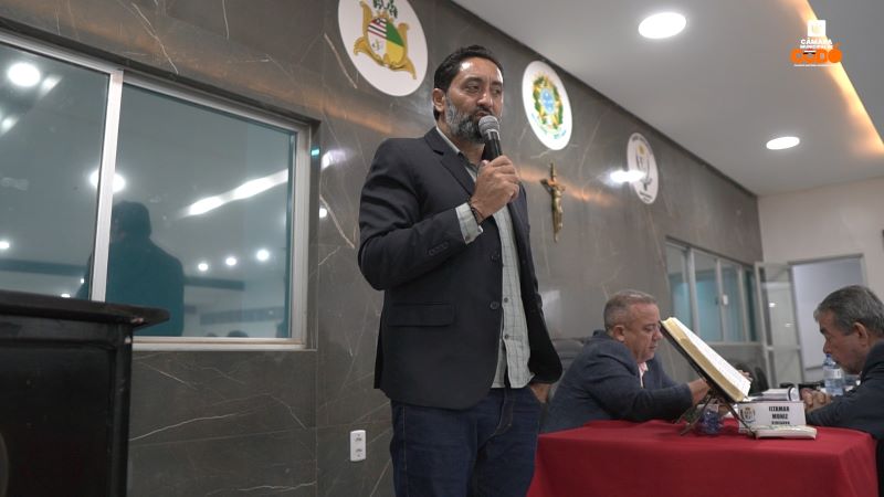 Foto 3 – 16ª Sessão: vereadores debatem sobre construções irregulares e o Código de Postura do Município