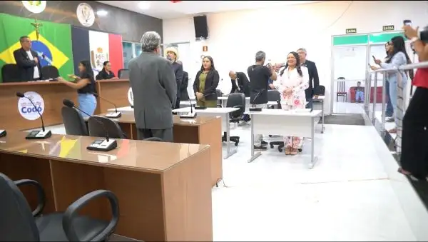 Foto 4 – 28ª Sessão Ordinária: Parlamentares destacam corrida eleitoral no Maranhão e no cenário nacional