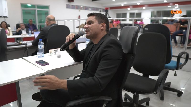 Foto 5 – 16ª Sessão: vereadores debatem sobre construções irregulares e o Código de Postura do Município