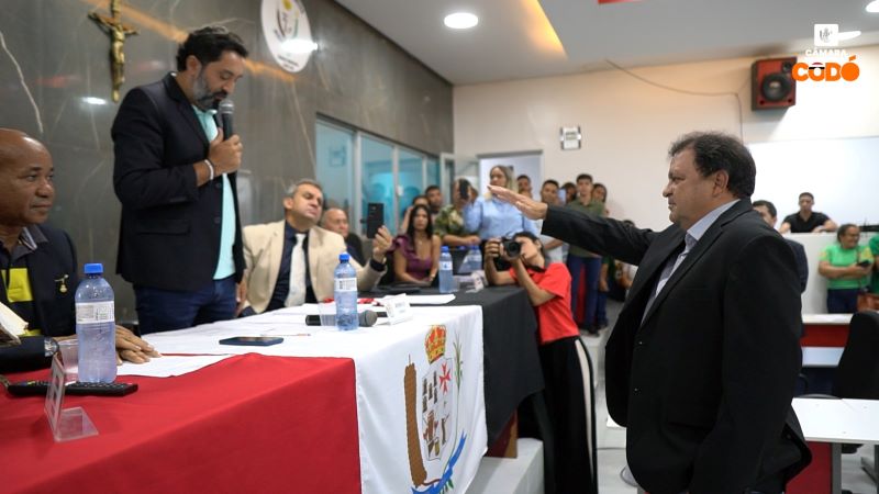 Câmara de Codó vota pela cassação do prefeito e empossa Camilo Figueiredo