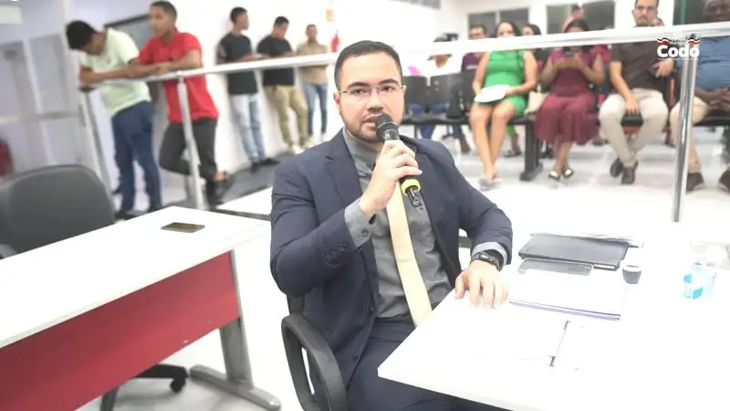 Foto 4 – Presidente reeleito destaca qualidade dos debates e grande produtividade apresentada pelos parlamentares