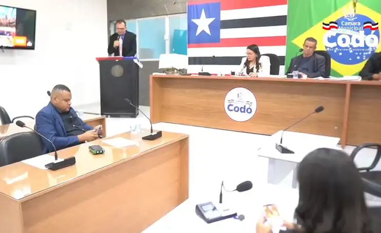 Foto 2 – 24ª Sessão Ordinária: parlamentares destacam trabalhos do Executivo e de seus candidatos em beneficio da população