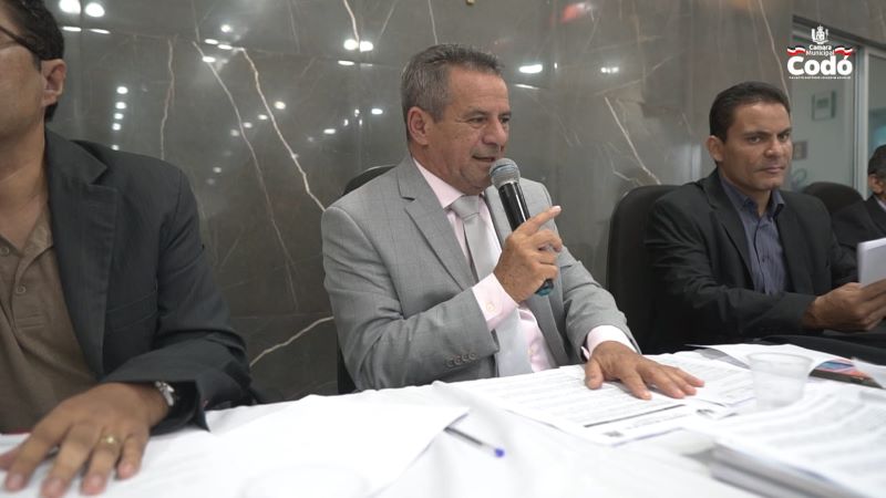 Foto 6 – Câmara de Codó aprova Projeto para gratificação de diretores de escolas e dá posse a nova vereadora