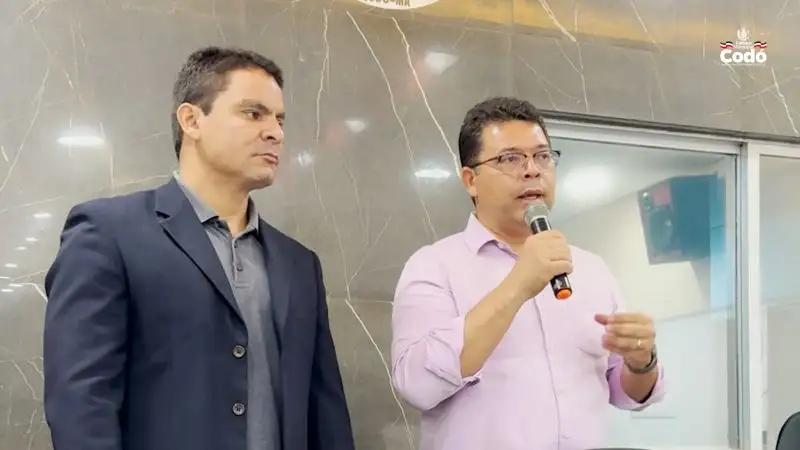 15ª Sessão: Secretário de Educação presta esclarecimentos sobre PCCS na Câmara Municipal