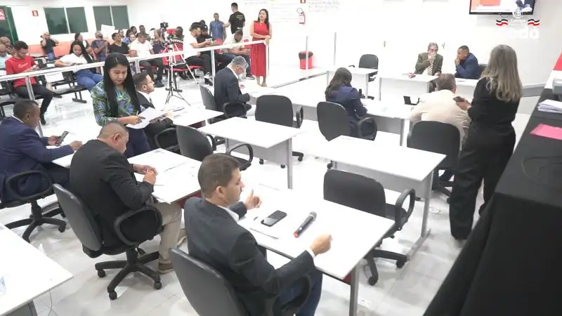 27 Sessão: Presidente Roberto Cobel destaca produtividade dos vereadores e interatividade entre Câmara e população