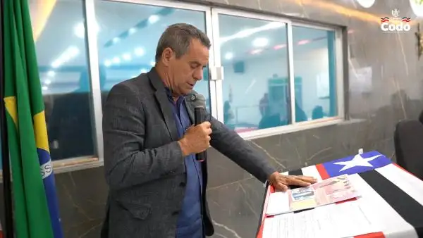 Foto 5 – 38ª Sessão: vereadores destacam emendas ´parlamentares e ações do governo municipal de Codó